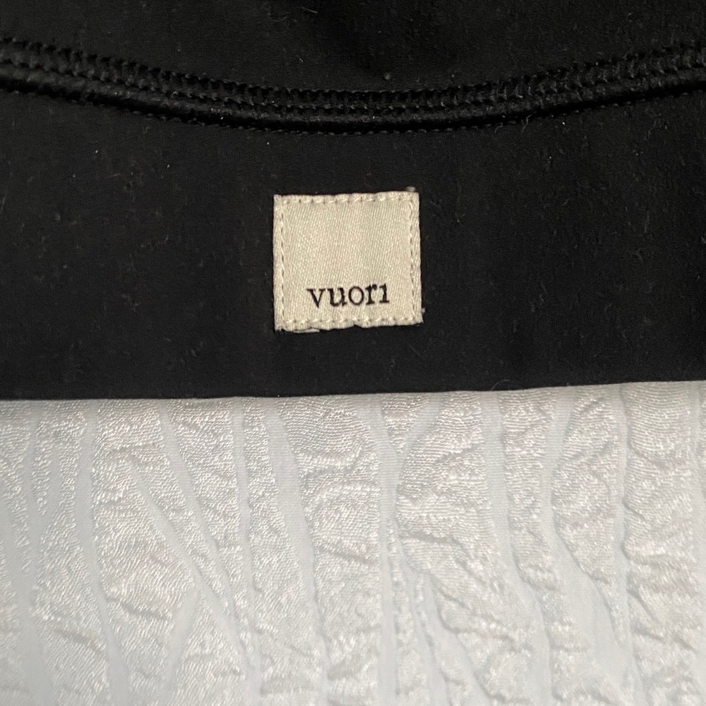Vuori Black Mind Set Strappy Sports Bra - Picture 6 of 9